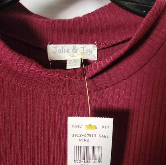New top wine color  sz 2x - Picture 4 of 5